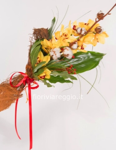 Ramo di orchidea Cymbidium confezionato da regalo