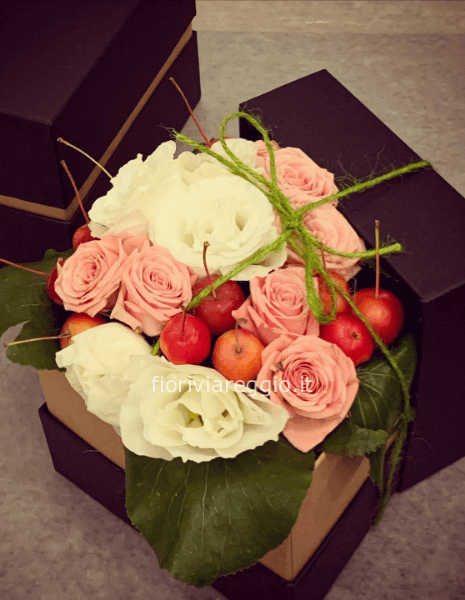 Scatola cubo con fiori lato 14cm